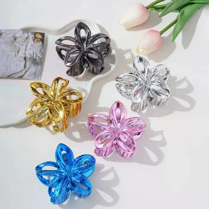 Hochwertiger, hohler Blumen-Haarschmuck aus Metallimitat für Frauen – Detail 3