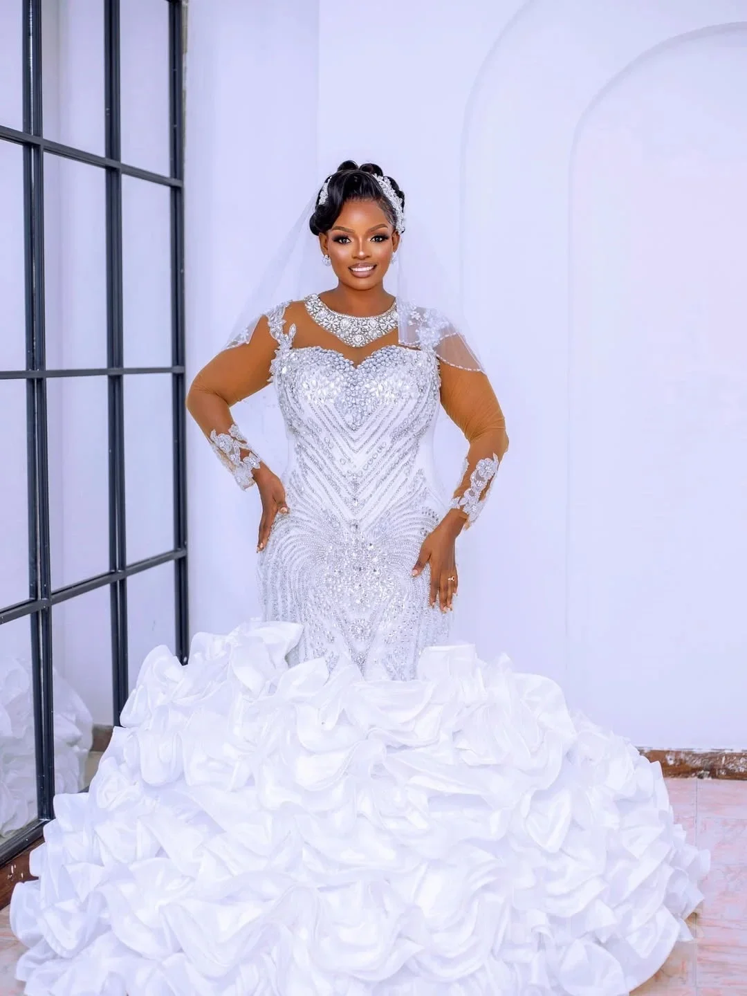 

Customized African Sparkly Heavy Crystals Beads Elegant Wedding Dress Vestidos Noivas Long Sleeves Cascading Ruffle Bridal Gown