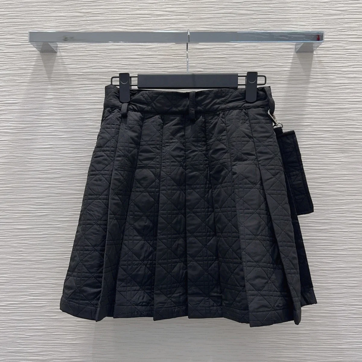 High Quality Women Quilted Pleated Mini Skirt, High Waist A-line Skirt With Detachable Pocket  lyt2610750