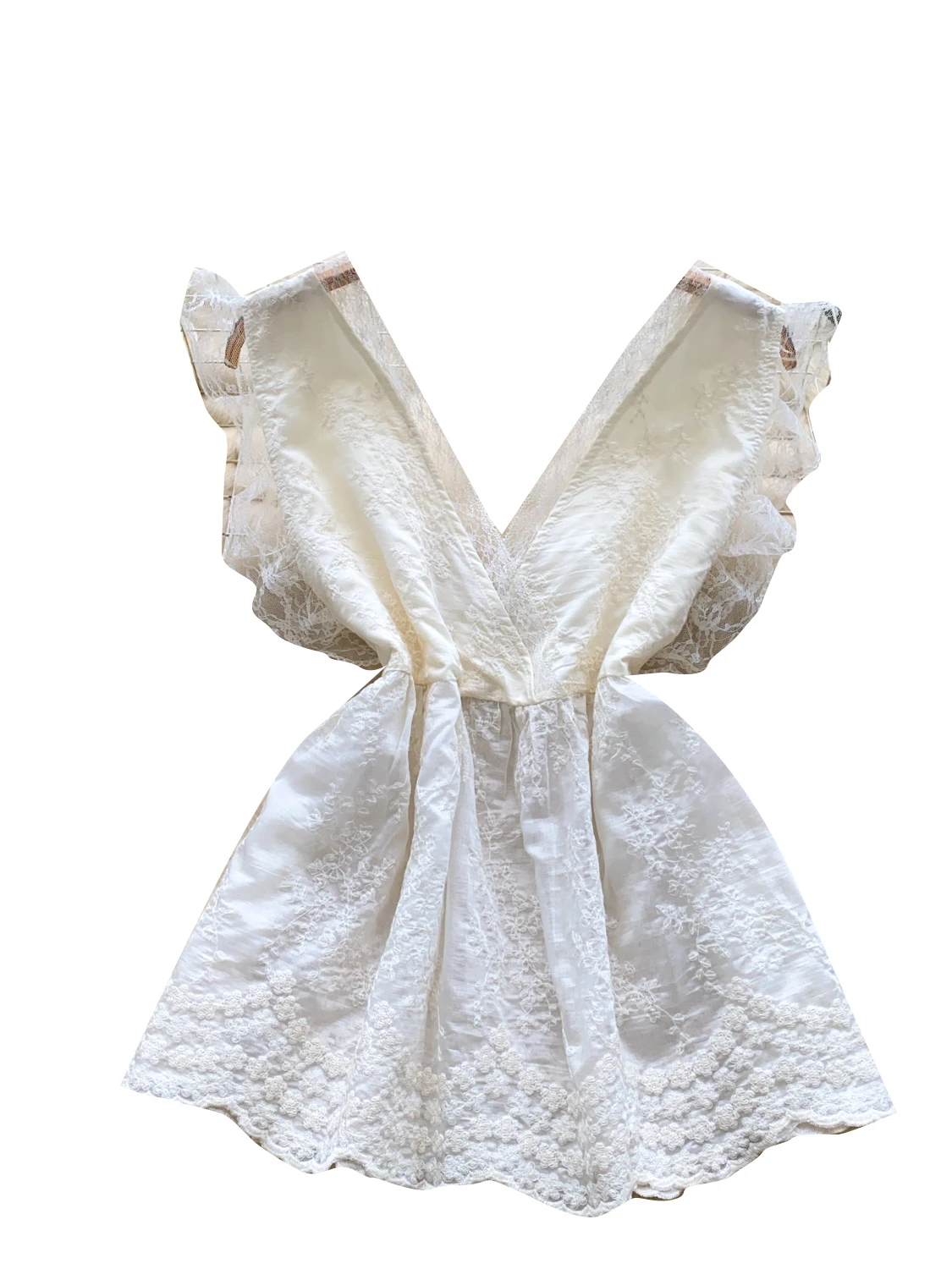 เสื้อผ้าผู้หญิงปักลายลูกไม้ V-Ne ปะติดปะต่อกันเอวกระชับสัดส่วนฤดูร้อนหวานอ่อนโยนอเนกประสงค์เอเล่ท็อปเกาหลีสเล