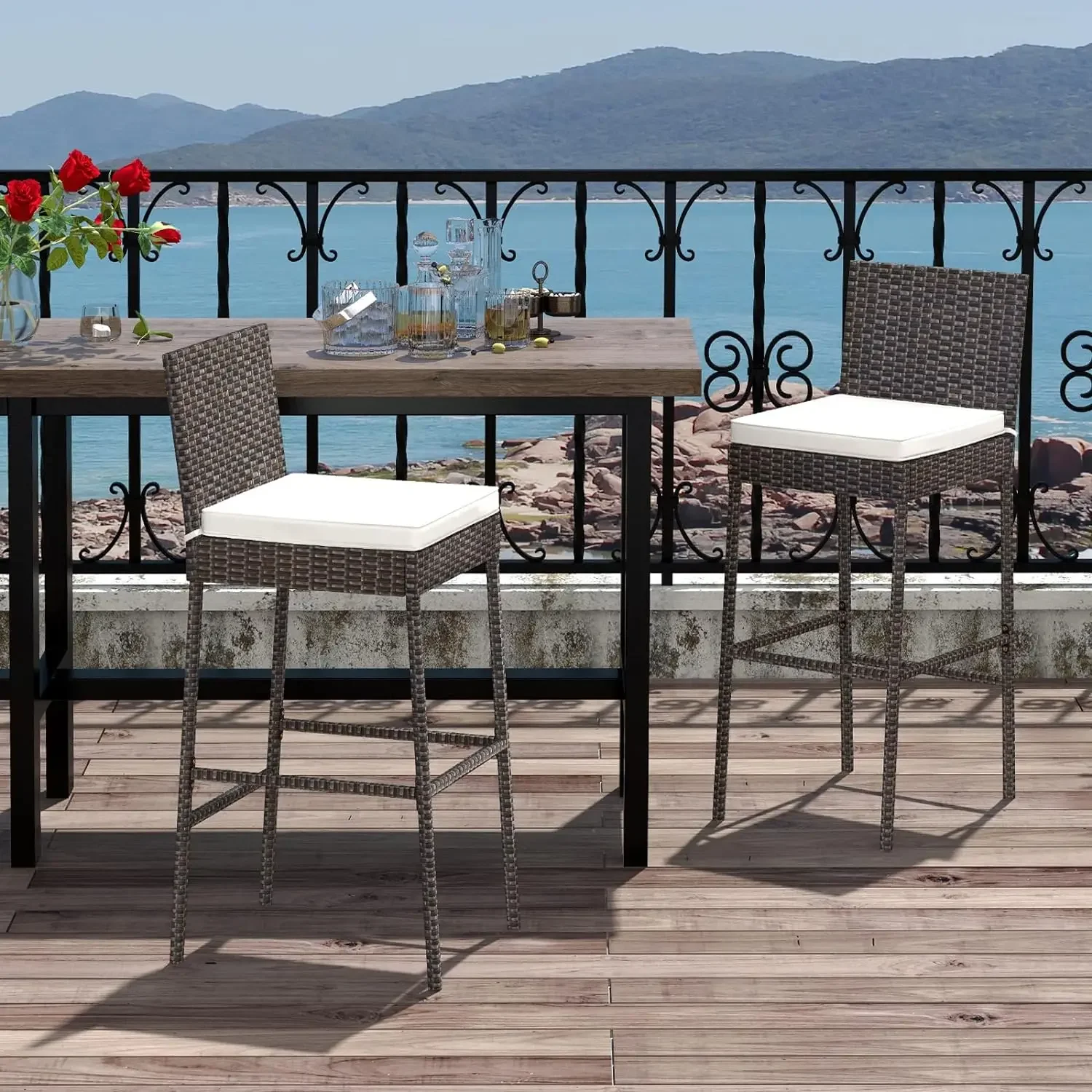 Pátio Wicker Barstools,Outdoor Bar altura cadeira, almofada do assento macio, apoio para os pés acolhedor, Heavy-Duty Metal Frame para quintal, conjunto de 1, 2