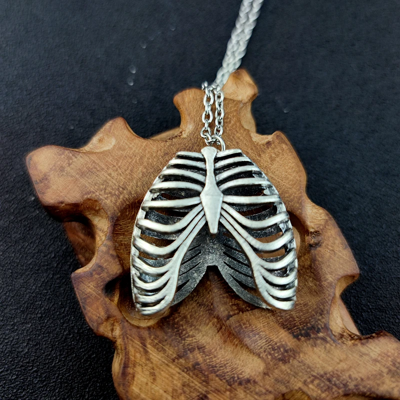 Human Rib Cage Body Chest Necklace for Men Women Anatomy Anatomical Skeleton Pendants Punk Vintage Medical Biology Jewelry