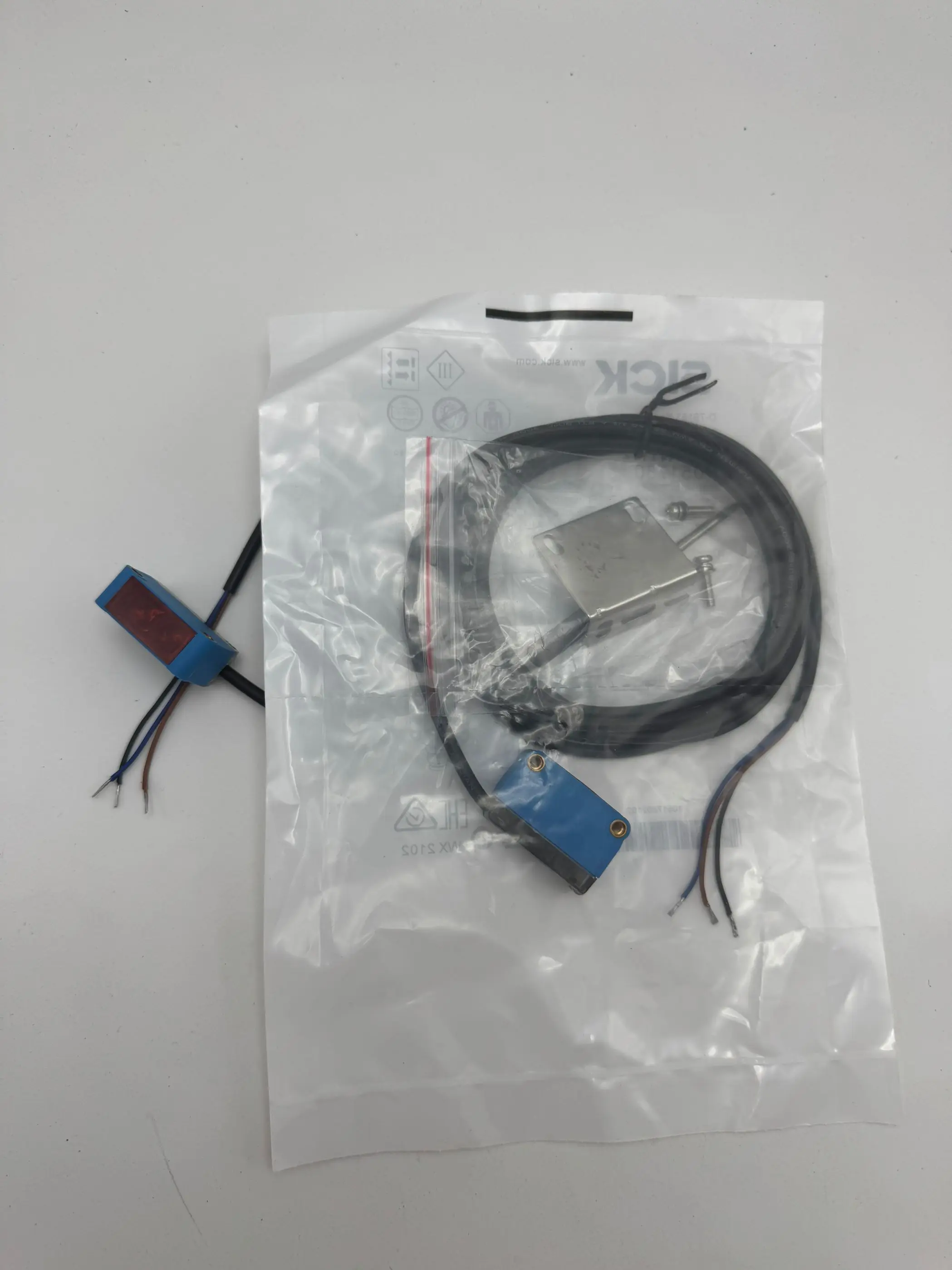 In-Stock  Photoelectric Switch Sensor Gtb6 Gte6-P1211gl6g-N1111 Gse6-P/N1112