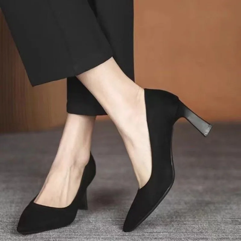 Neu in Schwarz Spezialkopf Spiralmuster Mode Damenschuhe Spitz Feiner Absatz Hochzeit High Heels Bankett Nachtclub mit Schuhen