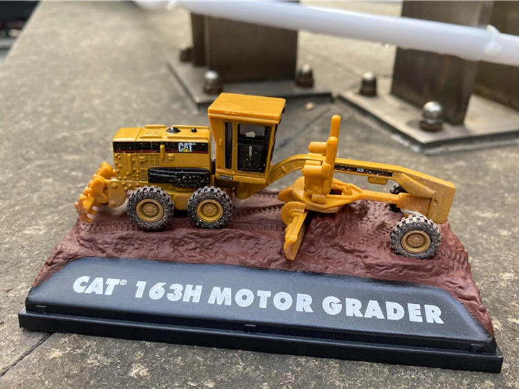 NORSCOT Diecast Alloy 1:87 Scale Excavator Shovel Truck Cars Model Adult Classics Collection Toys Souvenir Gifts Static Display