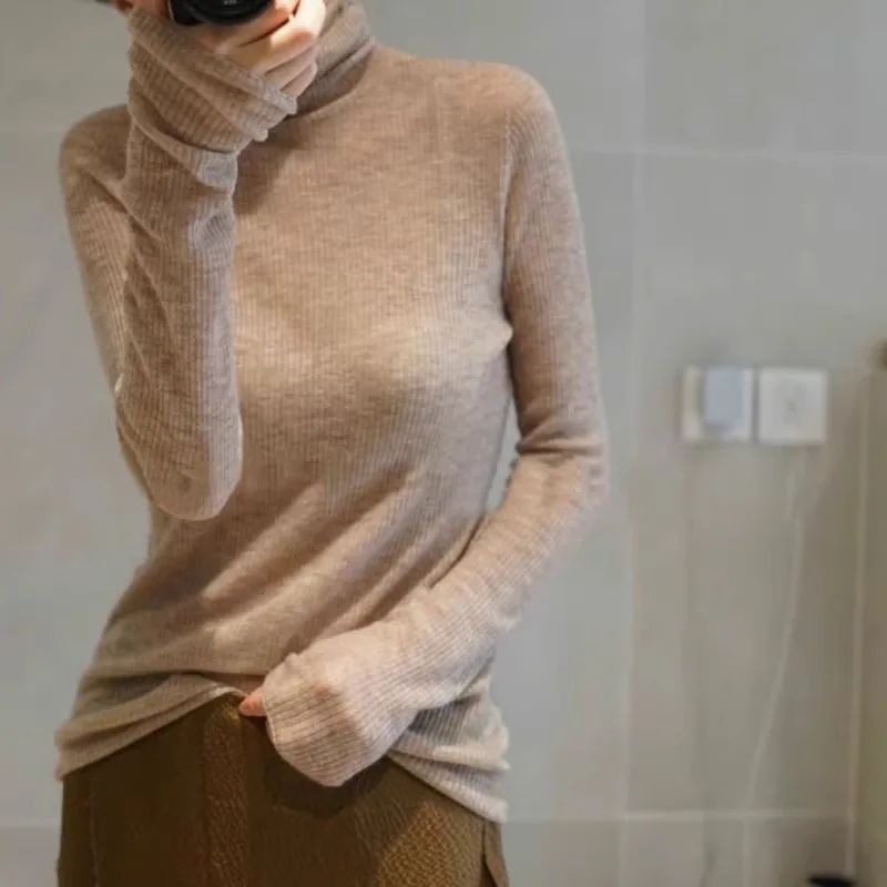 Pull en cachemire micro transparent peigné pour femme, col roulé, slim, pull à base de laine, tricot, automne, hiver, nouveau modèle, 2024