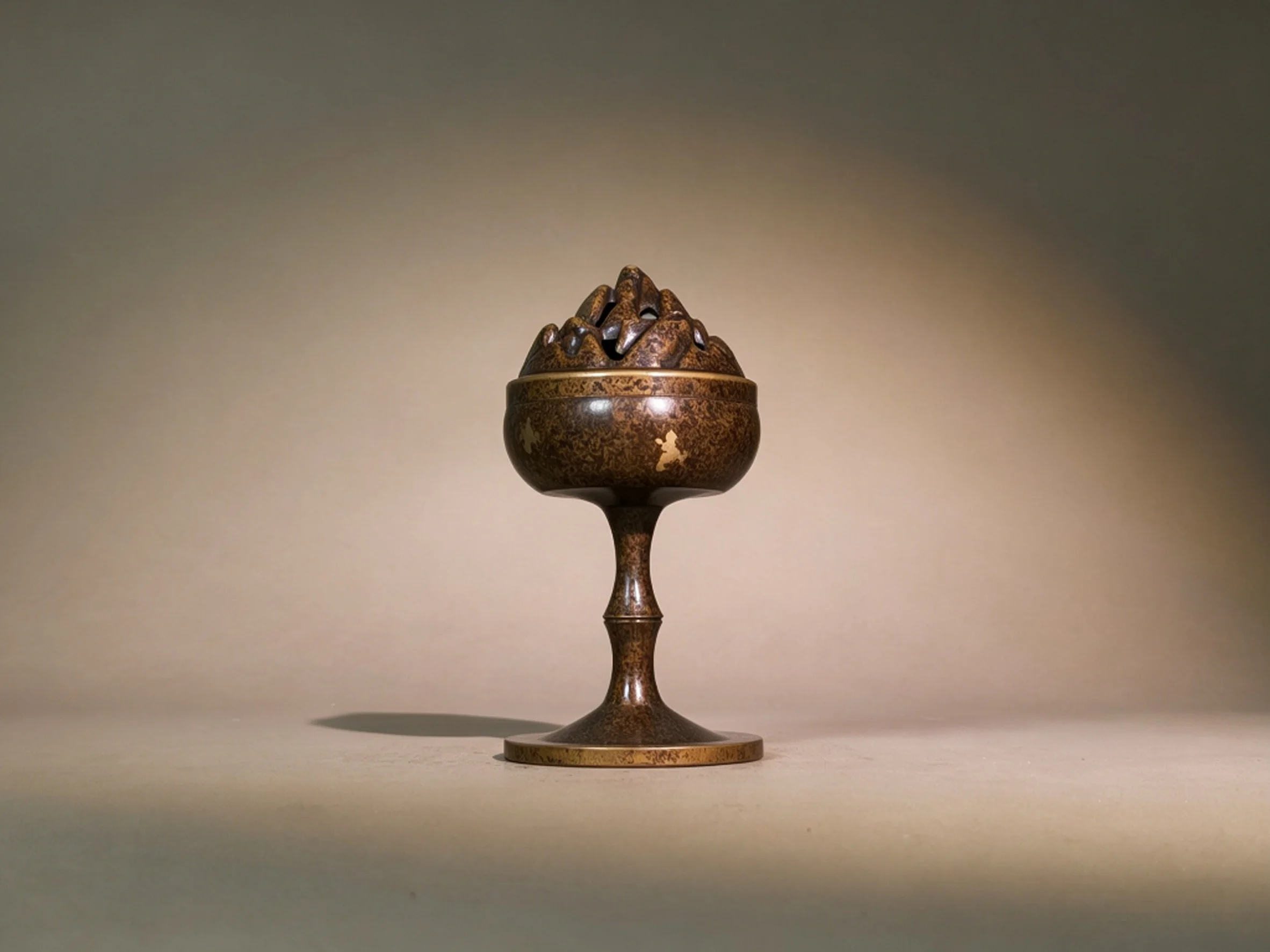 Antique-Style Spotted Bronze Incense Burner with Gold-Dotted Kui Dragon Patterns, Boshan Stove – Top of the Four Famous Incense