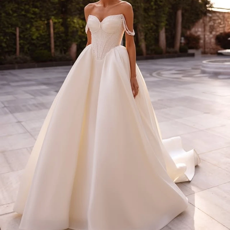 تخصيص الساتان بسيط الكرة البيضاء ثوب فساتين الزفاف الملكي كريستال زين اللؤلؤ حبة ذيل طويل صنع رداء دي