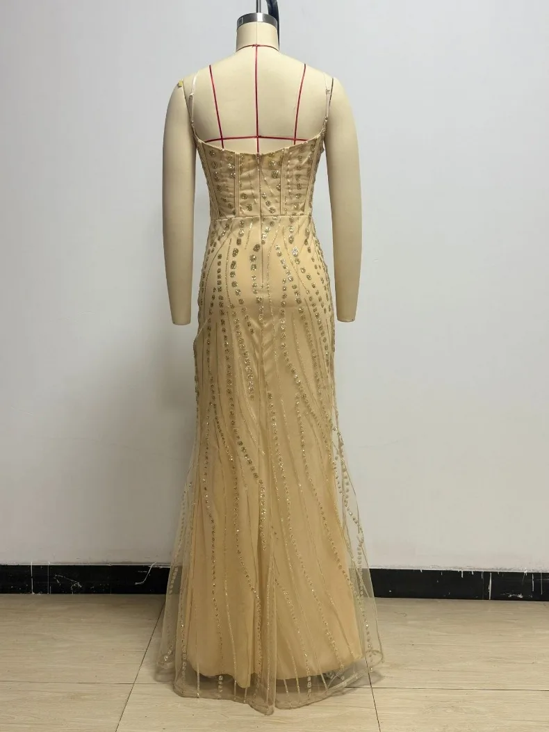 Nagelperlenbesetztes trägerloses Fischschwanzkleid mit tailliertem Schnitt und sexy Party-Flair, elegantes Kleid für Abschlussfeier und Brautjungfern. – Detail 11