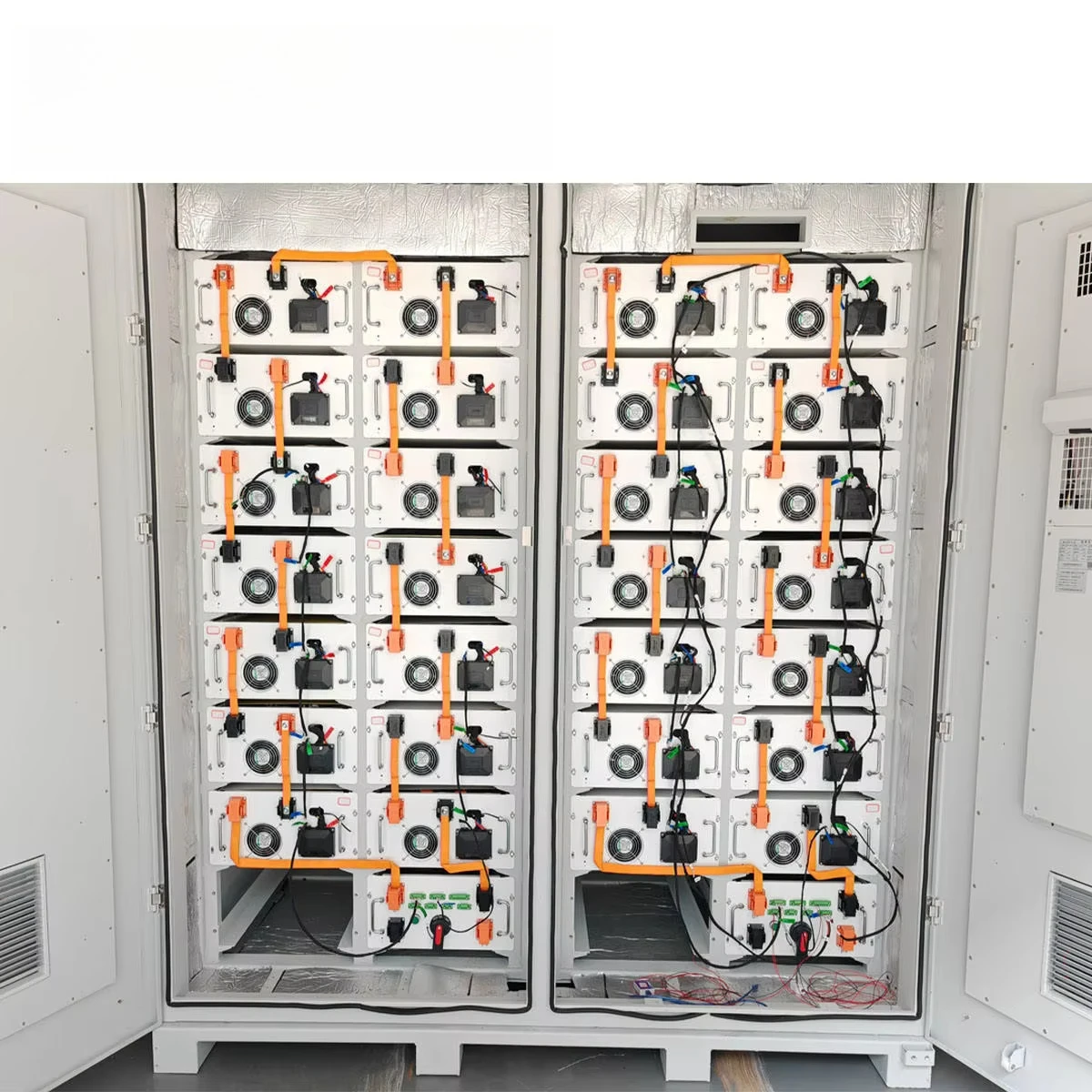 50KW الاتحاد الأوروبي الجهد 380 فولت 400 فولت 415 فولت ثلاث مراحل النظام الشمسي الهجين 100KWh بطارية نظام تخزين الطاقة للأغراض التجارية