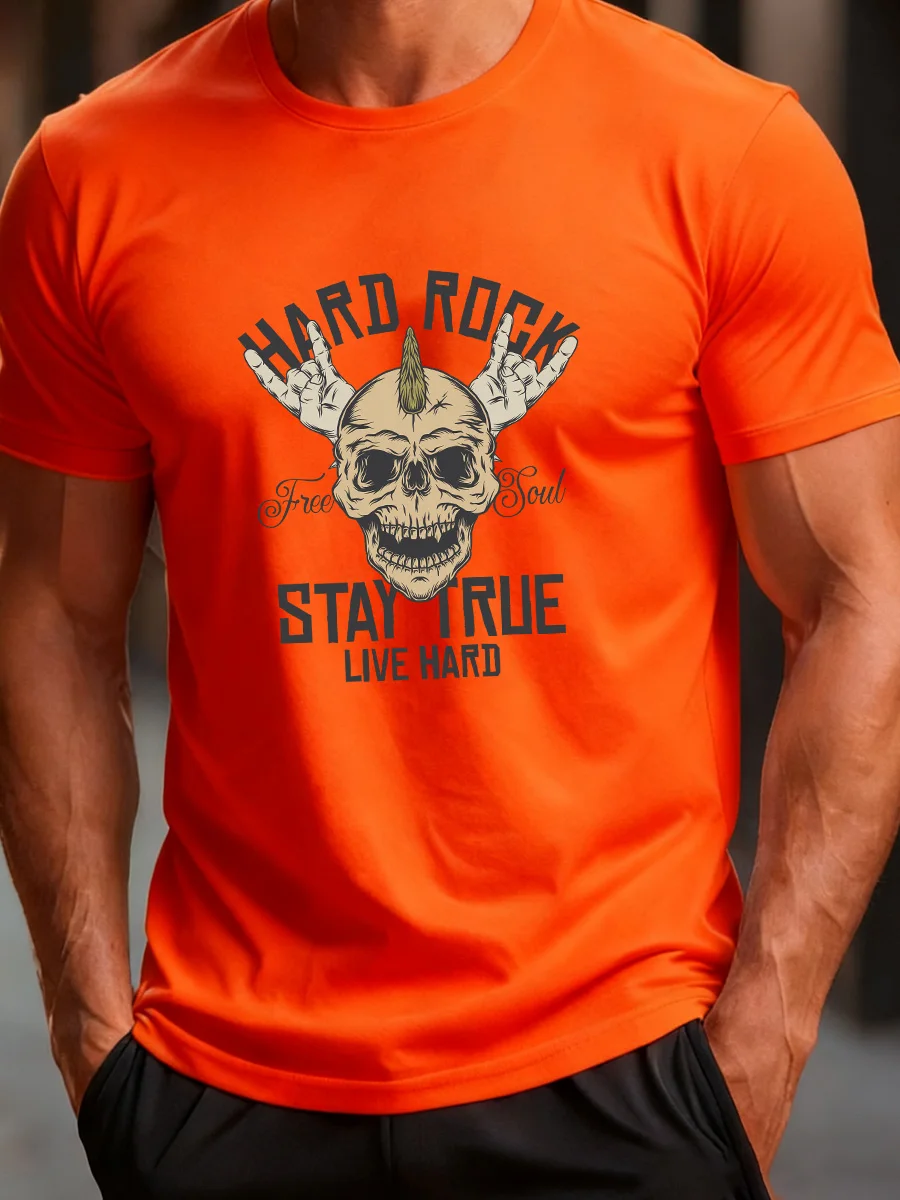 

Оранжевая футболка с коротким рукавом, принтом черепа и хард-рок, слоган «Stay True Live Hard»