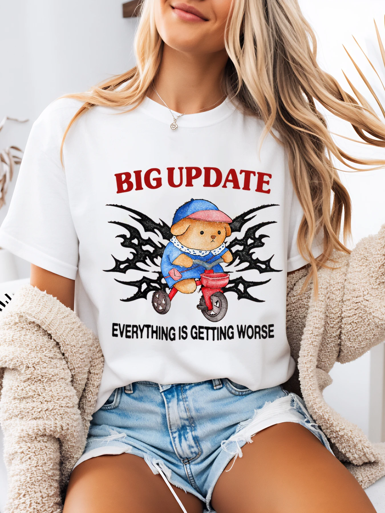 Teddybeer op de fiets Grote update Alles is nog erger Print T-shirt Halloween Dames Vrijetijdskleding Wit Grote maten