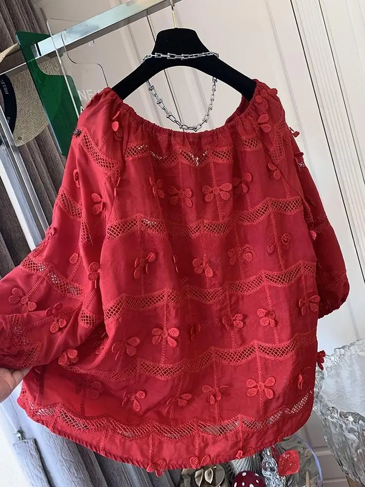 2025 قميص صيفي أحمر مطرز بفيونكة دانتيل برقبة واحدة وأكمام قصيرة قميص فضفاض عصري للنساء