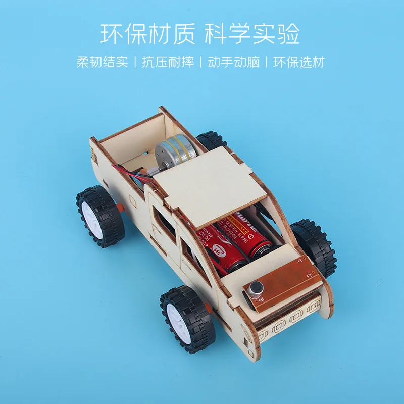 Kreatives sprachaktiviertes Auto, Grundschüler, Technologie, kleine Produktion, Hersteller, wissenschaftliches Experiment, STEAM-Ausrüstung