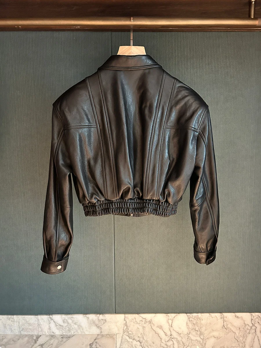 Giacca corta da donna in pelle corta vintage a vita alta e vestibilità ampia in pelle di pecora cerata