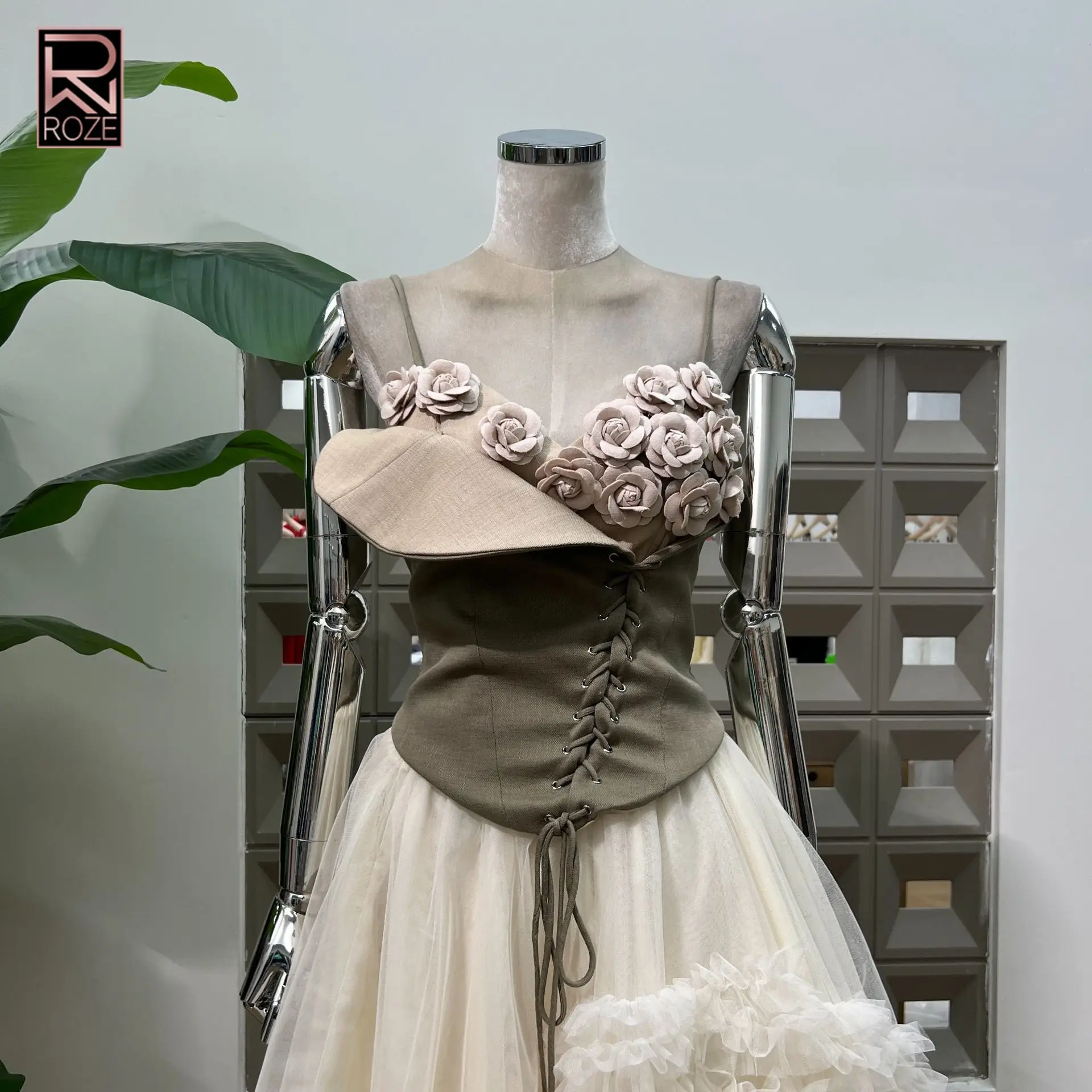 

Hit Color Spliced Appliques Slim Fit Short Vests for Women Square Collar Sleeveless Backless Sexy Vest Female Fashion Summer