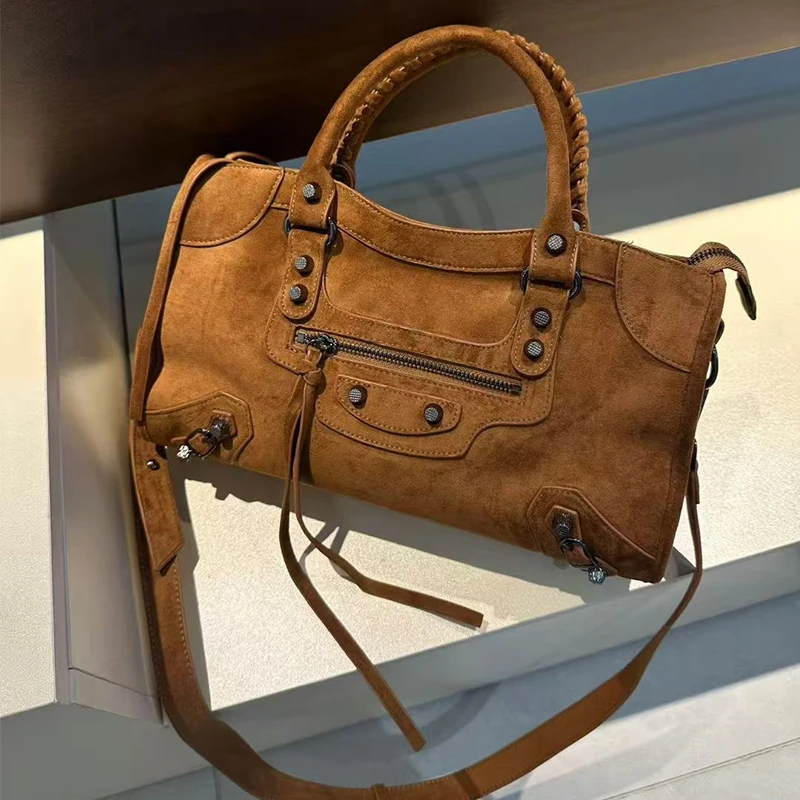 

Rivet Suede Locomotive Bag Ins Spice Girl Bag French Premium Sense Retro Trendy Portable Pillow Bag One Shoulder Crossbody Bag