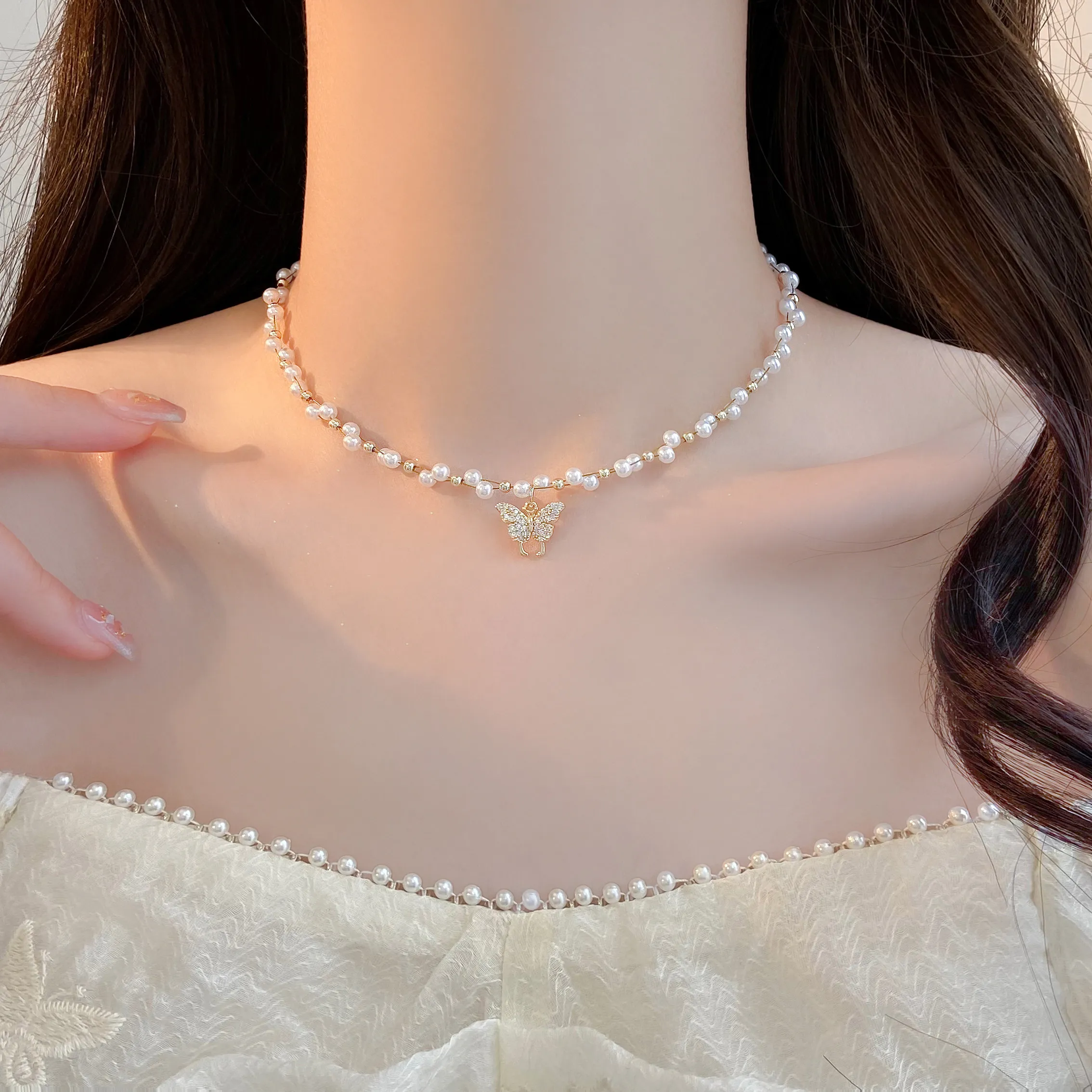 ruth-well-pendant-necklace-women's-elegant-chic-dainty-clavicle-chain-fashionable-jewelry-accessory