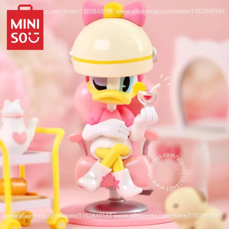 

MINISO Daisy Duck Figure Disney Mickey and Friends Modern Beauty Series Cartoon Ornaments Animation Peripheral Birthday Gifts