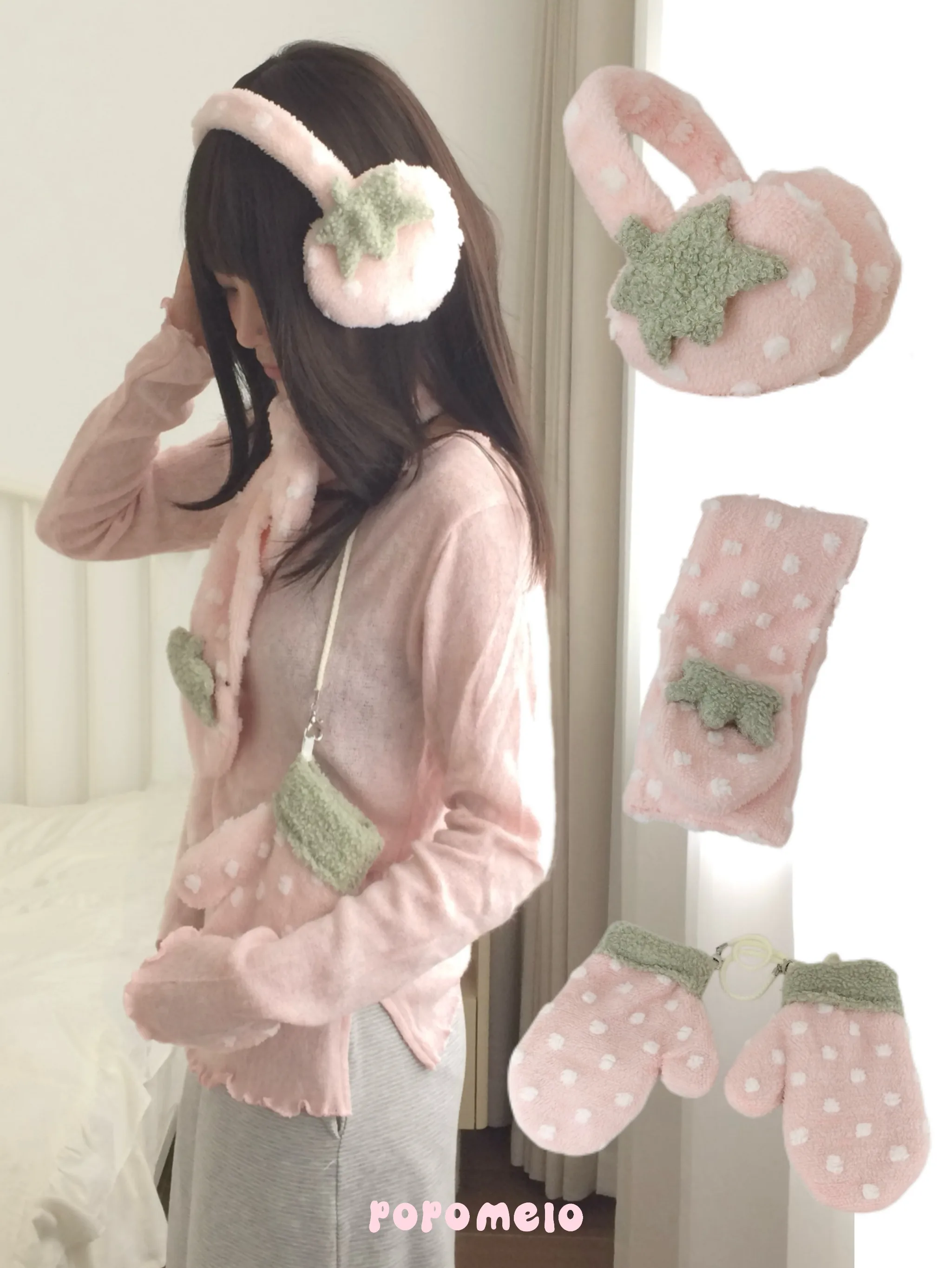 

Комплект из трех предметов: плюшевые наушники-клубнички, шарф и перчатки в девичьем стиле, оригинальный дизайн, милые и теплые, для зимы