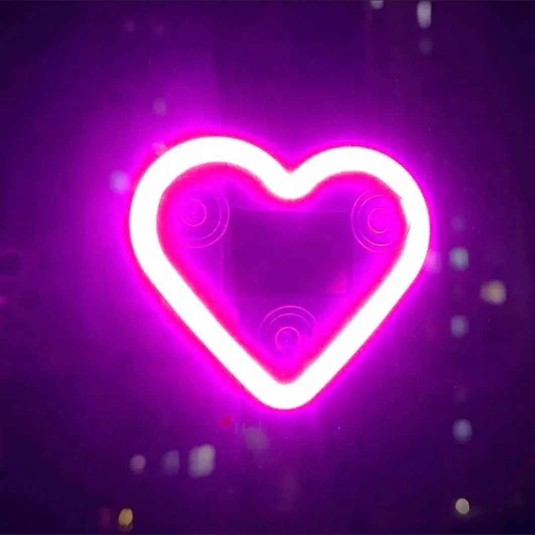 

Car LED heart-shaped solar atmosphere light at night, suitable for rear window decorative lights, with solar charging