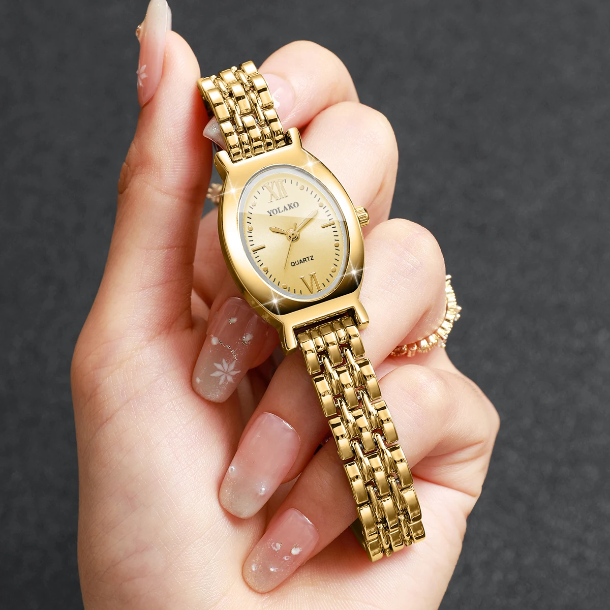 Elegant Oval Dial Women Quartz Watch Ultra-thin Bracelet Strap Ladies Roma Quartz Watch Clock Gift Relogio Feminino（Without Box）