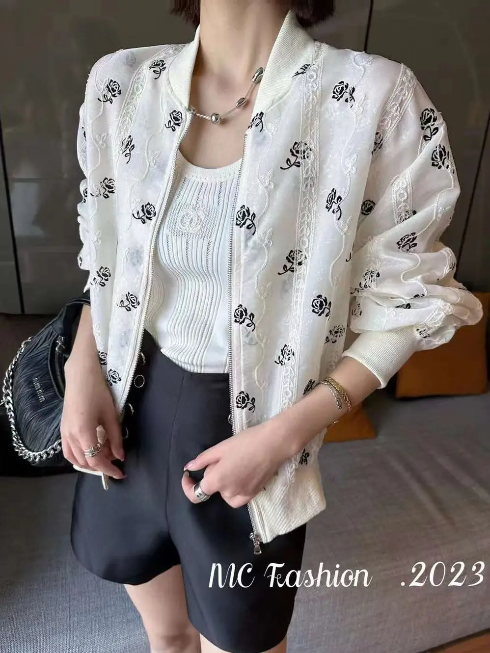 

Embroidered And Printed High-end Sunscreen Jacket For Women's 2023 Summer New Fashionable Style Cardigan Top Trend