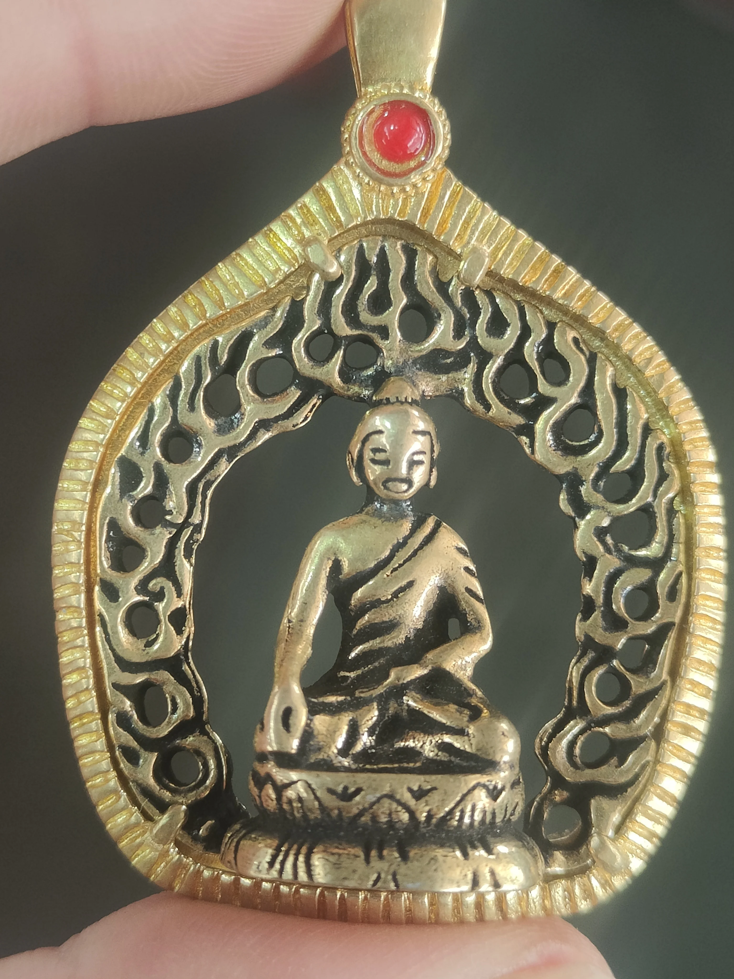 Chinese brass Buddha pendant hollow body pendant gift