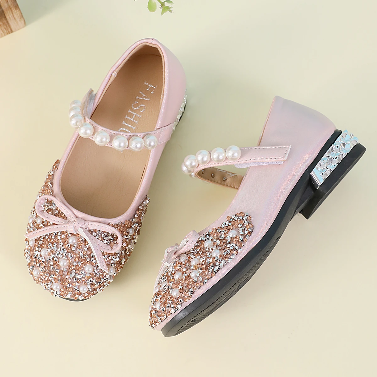 In Spring Summer, The Girl's Sweet Style Shallow Beads Mary Janice Shoes Girl Princess Sequined Beaded Decorative Leather Shoes