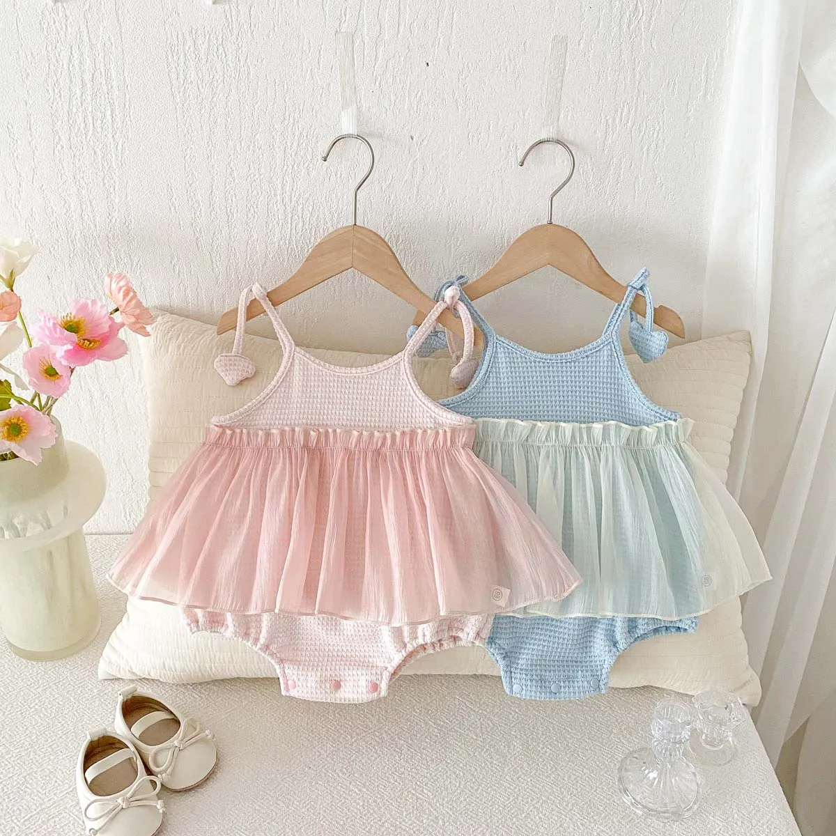 

Korean version of baby girl summer sweet strap mesh dress, baby girl baby baby mesh princess skirt, very suitable for going out