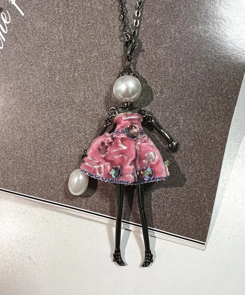 Korean New Women\'s Sweater Chain Necklace Red Black Pink Cartoon Doll Pendant Beads Link Necklaces For Women Christmas Gift