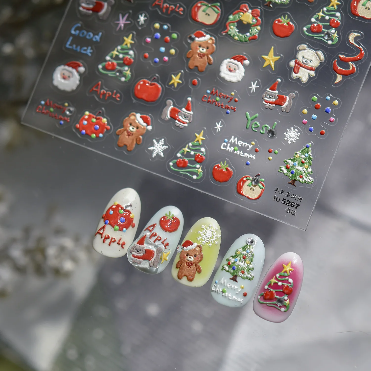 Adesivi per unghie natalizi Cristallo di lusso Diamante Cartone animato Orso Albero Mela Colla posteriore Adesivi per nail art Nuove decorazioni per unghie 3D fai da te