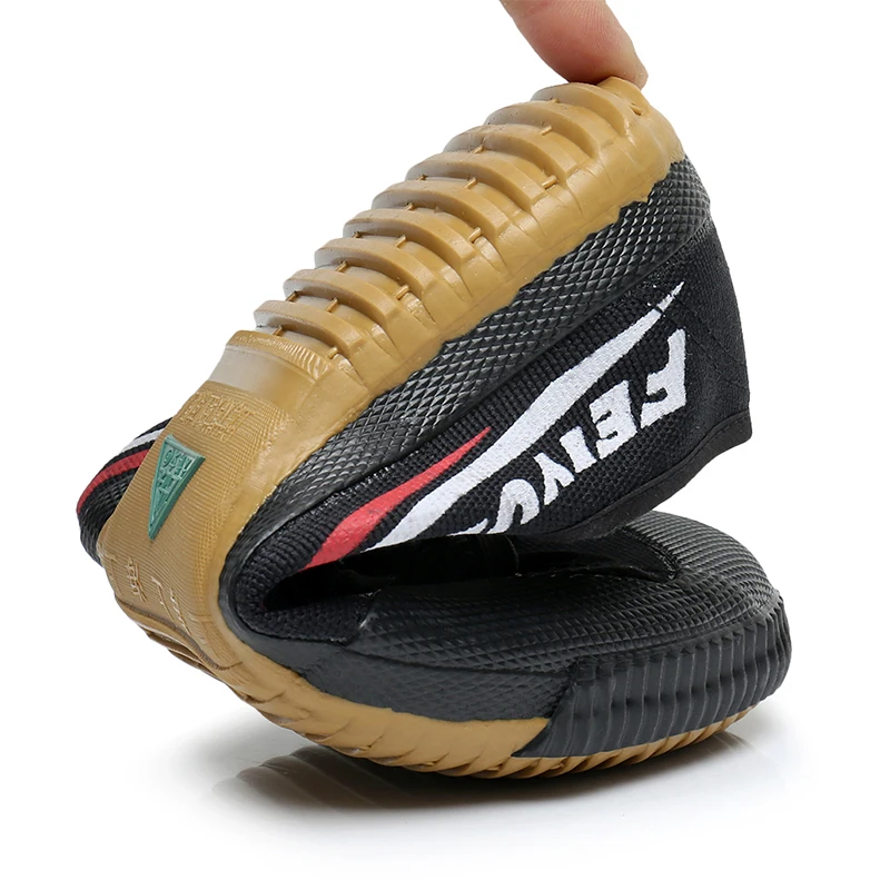 أحذية تدريب رياضية للجنسين مضادة للانزلاق ومقاومة للاهتراء من القماش تاي تشي للرجال والنساء أحذية تدريب رياضية