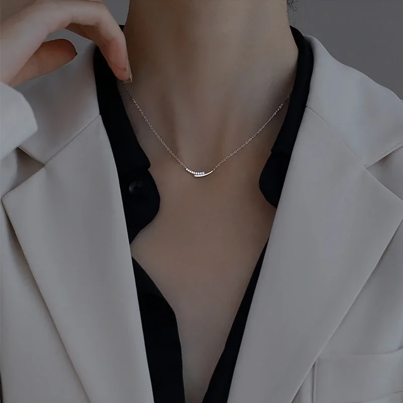925 Sterling Silver Geometric Necklace Simple Glossy Flashing Diamond Arc Clavicle Chain Woman Simple Gift Temperament Jewelry