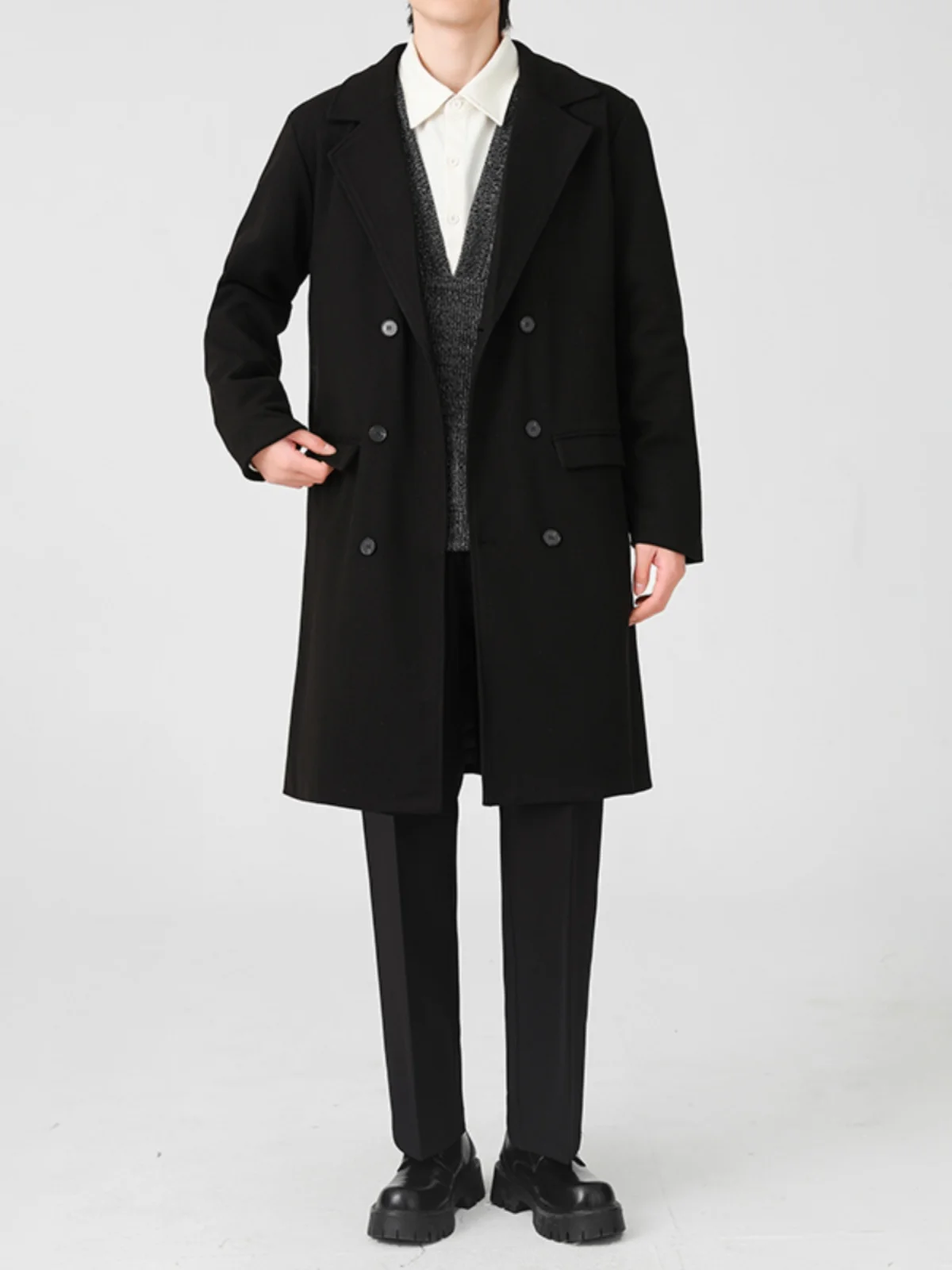 

Утепленное двубортное мужское шерстяное пальто: осенне-зимняя удлиненная модель в корейском стиле, свободный крой, ветровка