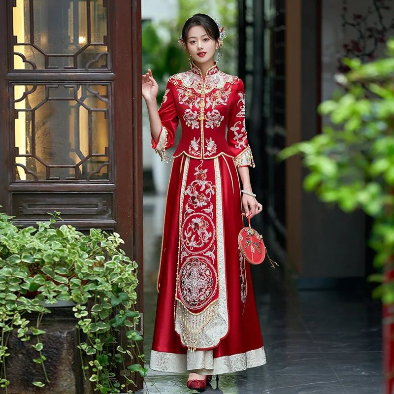 

Women Retro Chinese Wedding Dress Sequins Beading Embroidery Traditional Cheongsam Vintage Red Formal Qipao