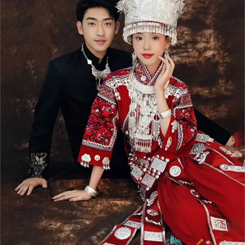 ชุดประจําชาติหญิงเต้นรําที่แปลกใหม่