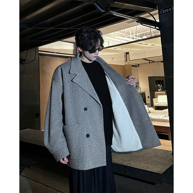 

Мужская повседневная куртка из шерстяной смеси с декоративными вставками и элементами