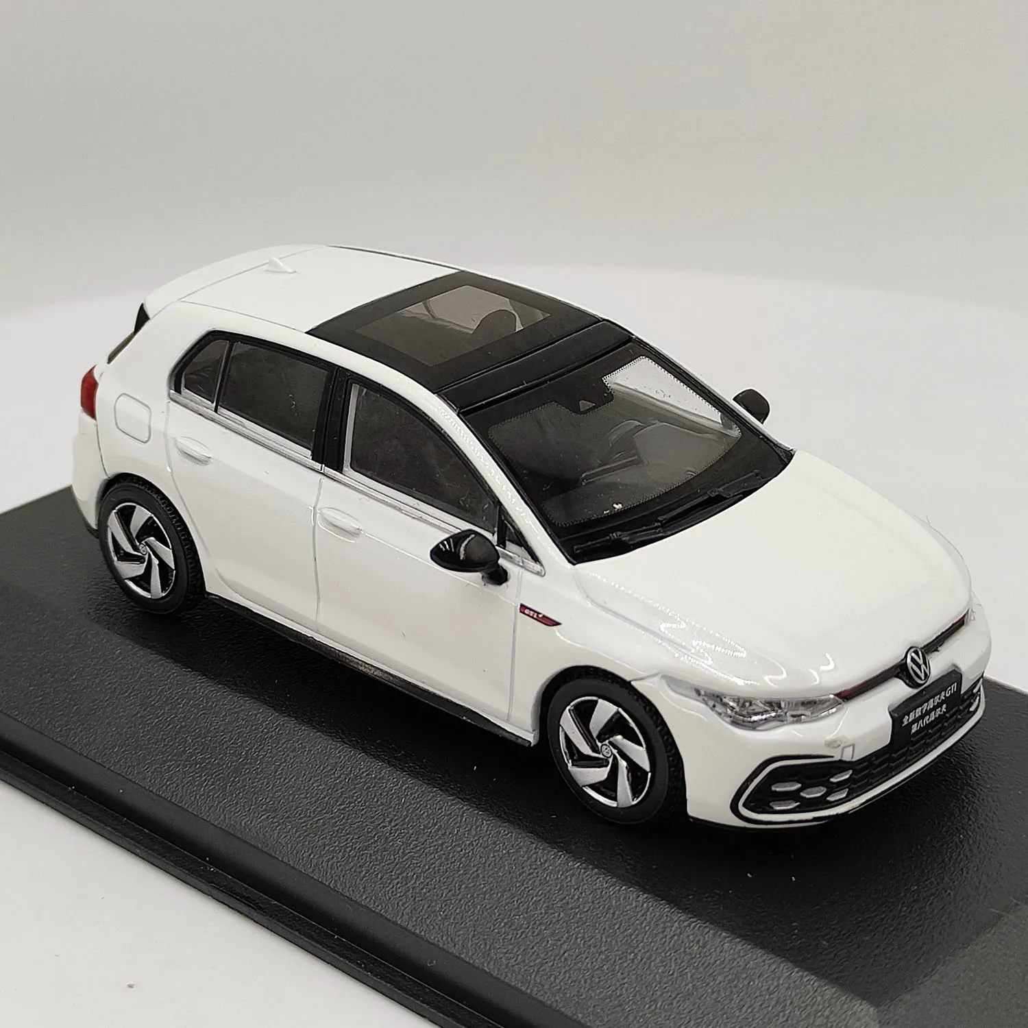 دييكاست 1:43 مقياس فولكس فاجن جولف GTI 8th الجيل جولف سبيكة سيارة نموذج تحصيل لعبة هدية تذكارية عرض حلية
