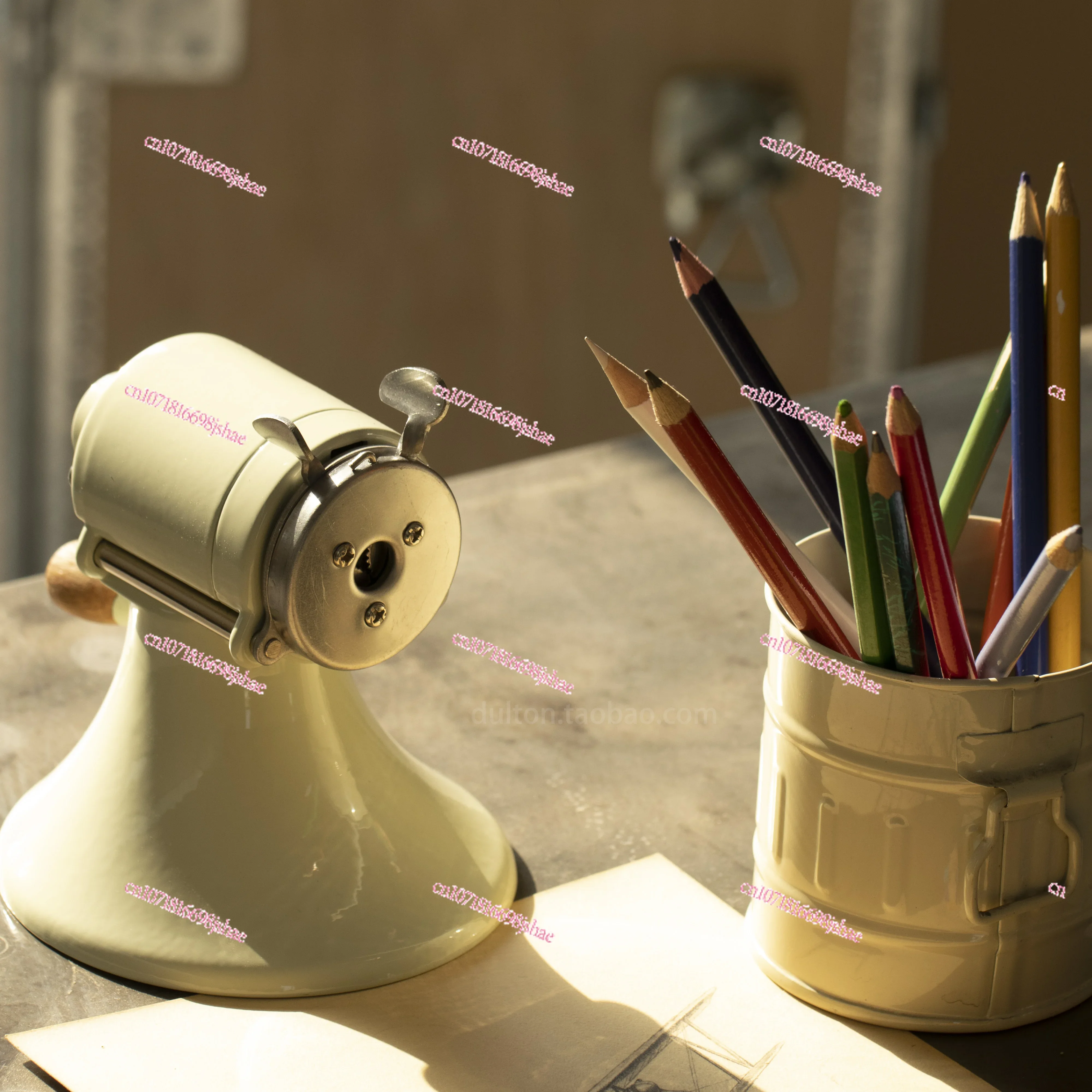 Hand-cranked Pencil Reel, American Retro [five Colors]