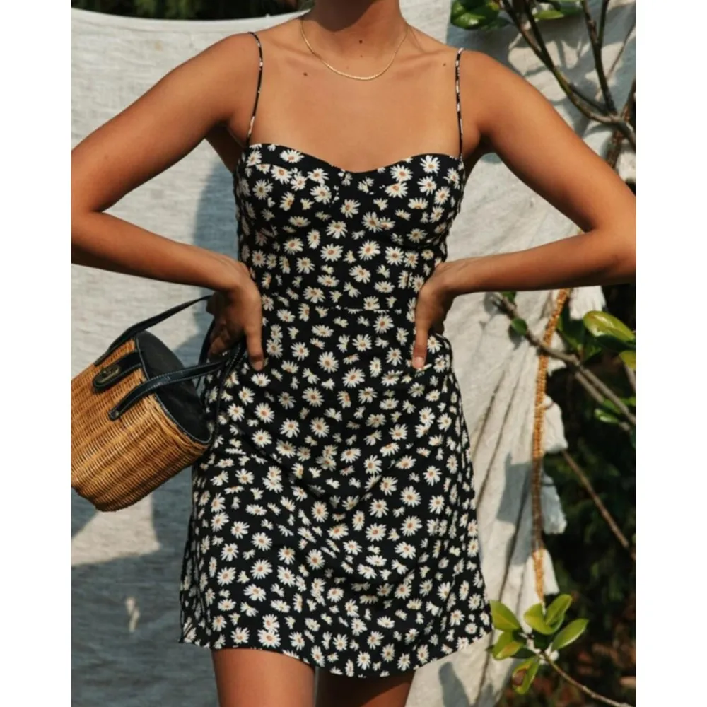 Retro Daisy Flower Print Bandage Spaghetti Strap Dress Retro Sexy Women Slim Bow Lacing Up Sling Dresses Holiday Robe