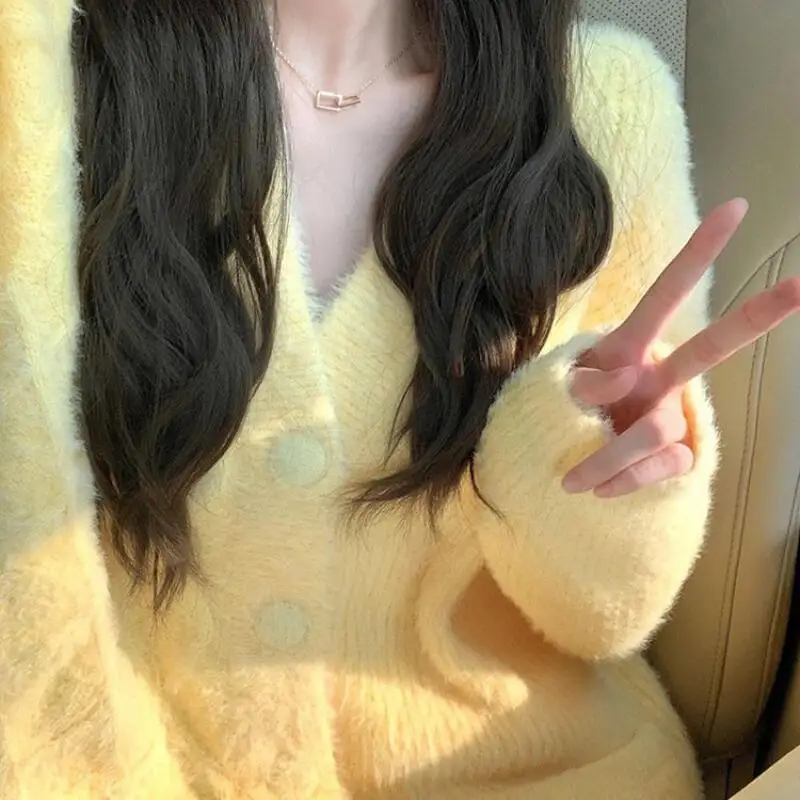 

Гусино-желтый мягкий и липкий дизайнерский свитер, женский весенне-осенний нежный и ленивый стиль, вязаная куртка из искусственного норки