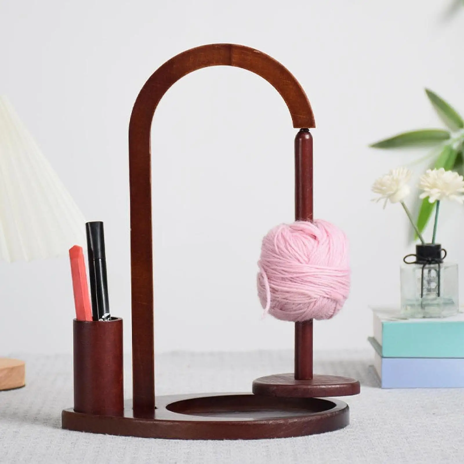 

Держатель пряжи для вязания крючком и токарный инструмент для катушки шерстяной пряжи