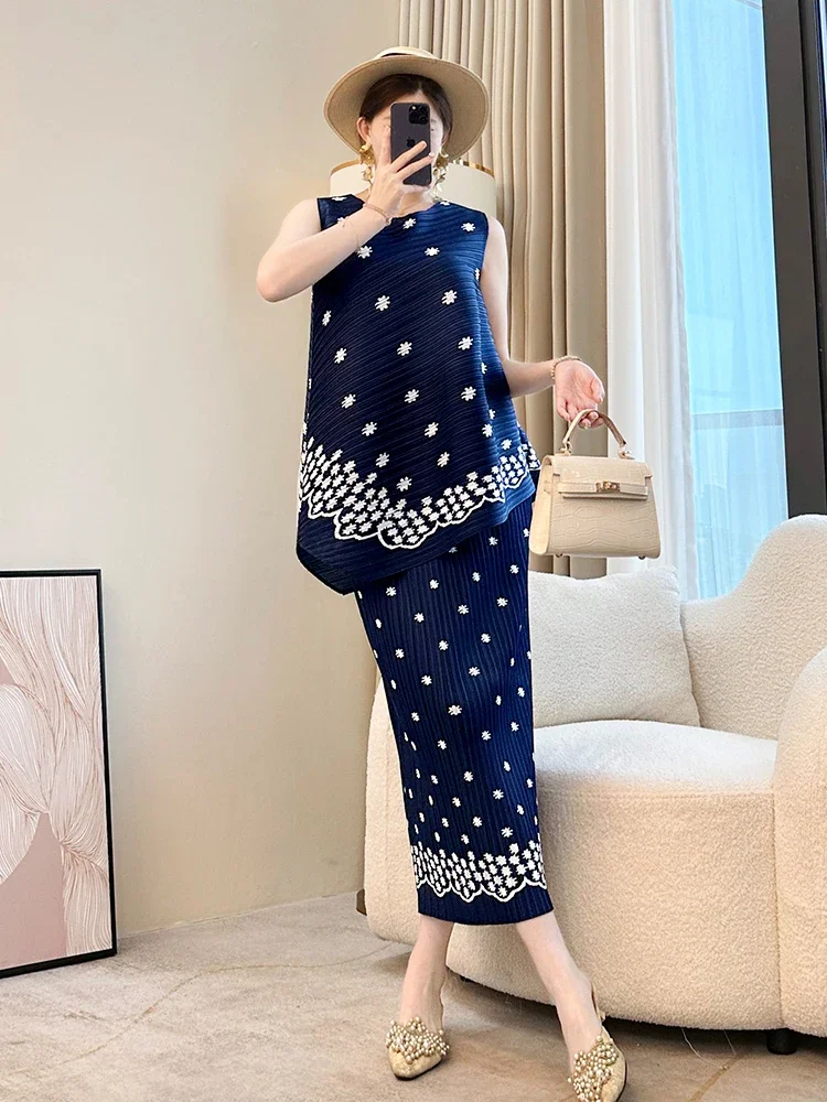 

Miyake Style Navy Blue Tide Print Pleated Two Pieces Set Women's Summer 2025 New Loose Sleeveless Top and A-line Skirt Chic
