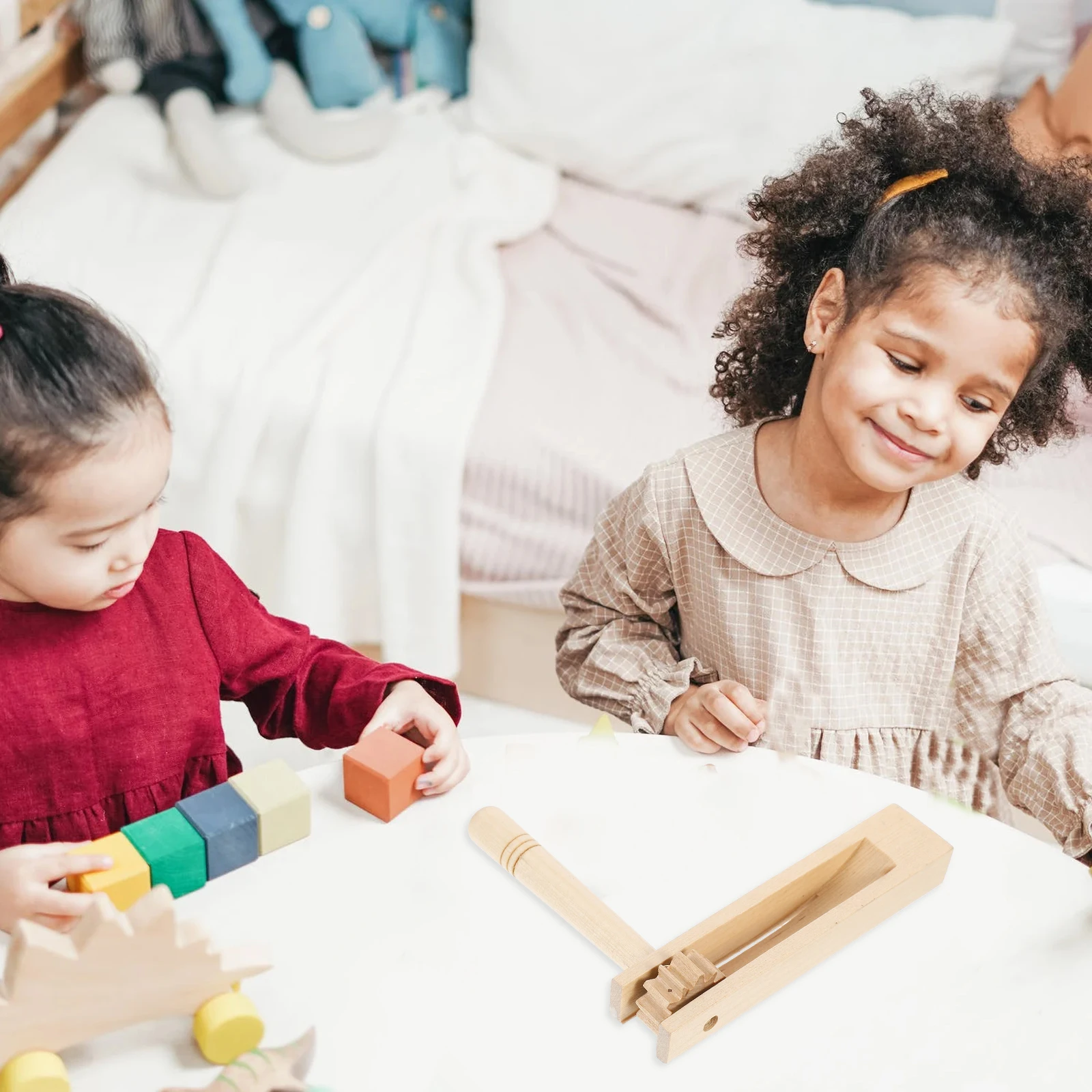 

Lovely Wooden Ratchet Noise Maker Kids Educational Toy Musical Instrument Safe Eco-Friendly Perfect Gift for Children