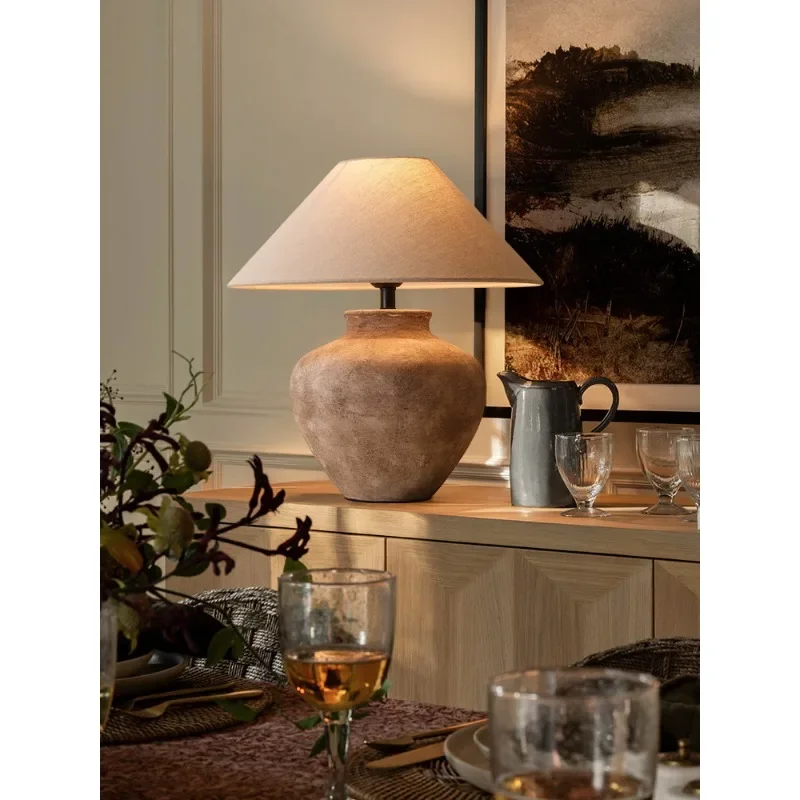 table lamp, high-end ceramic pot ornament, retro medieval style, Song style aesthetic bed and breakfast hotel bed