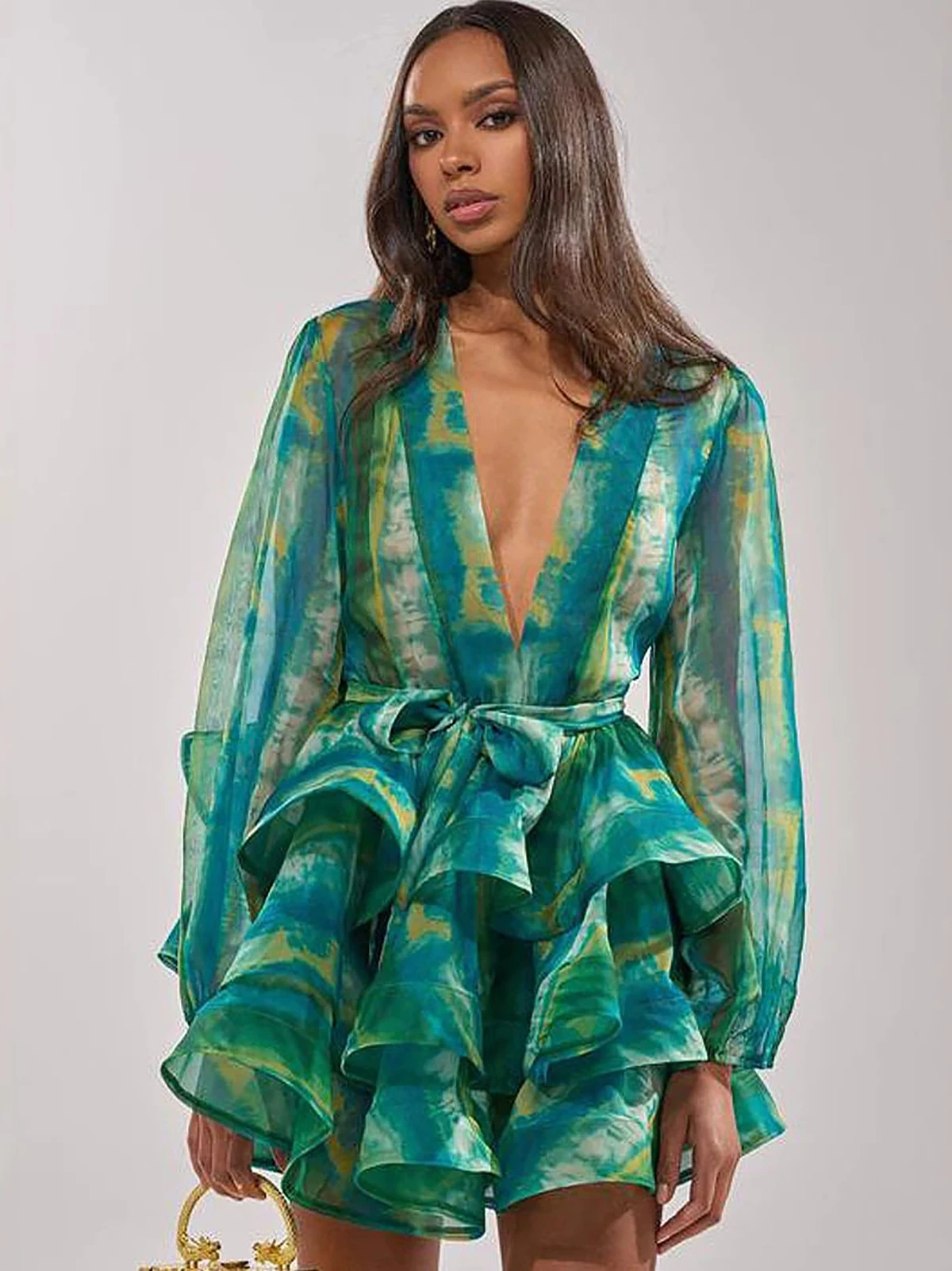 Damen Tie-Dye Boho Minikleid mit tiefem V-Ausschnitt, Laternenärmeln, Taillengürtel, gestuften Rüschen und lockerem, fließendem Saum aus Chiffon – schicke Partykleider – Detail 2