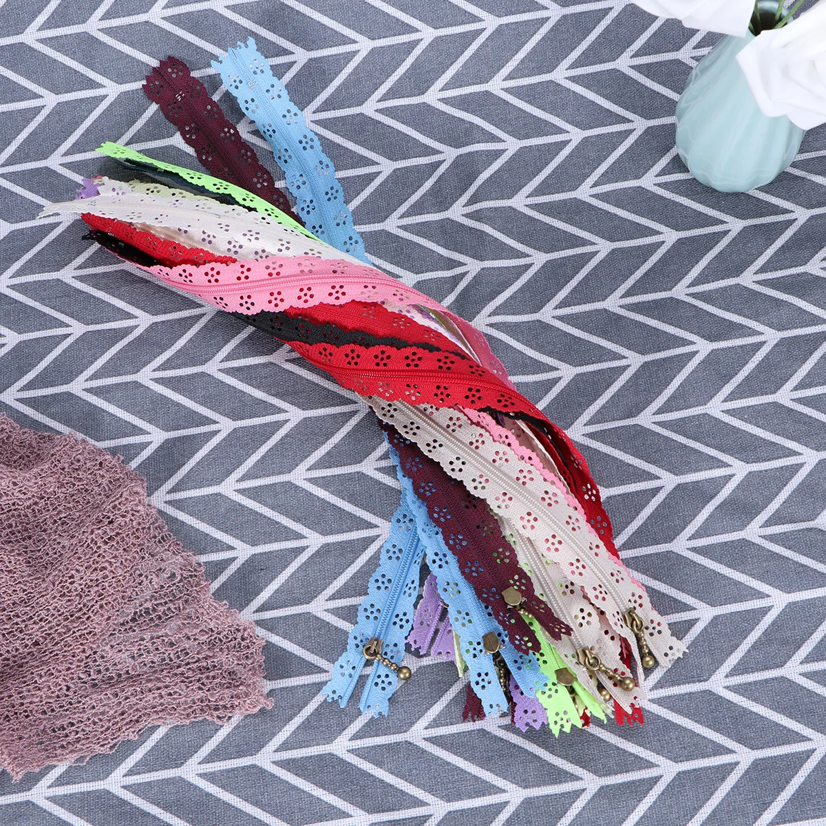 

20pcs Lace Zipper 30Cm Mixed Color Nylon Metal Flower Decor Crafts Diy Embellishment Zippers For Sewing Lace Zippers For