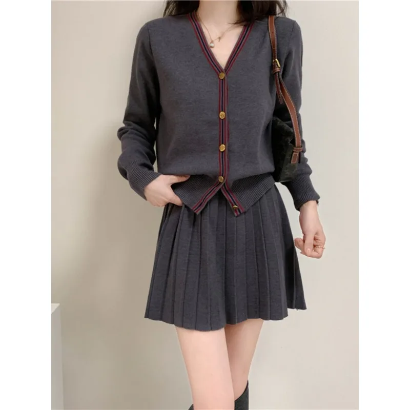 

Autumn Korean College Style V-neck Contrasting Edge Knitted Cardigan Jacket Gray Knitted Pleated Skirt Two-piece Set