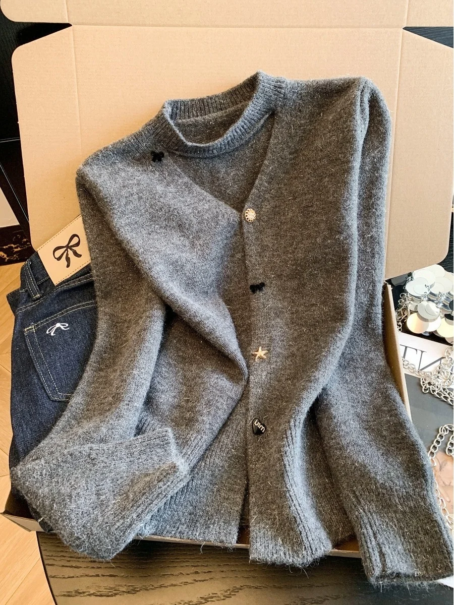

Spring 2026 Women's Knitted V-Ne Button-Up Cardigan Soft Korean Sle Design Sensation Sweater Coat Hang Ne Heavy Work